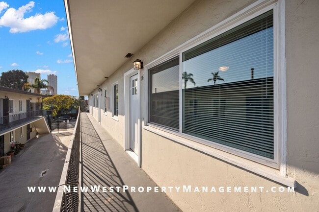 Building Photo - Light and bright Sherman Heights 1 Bedroom...