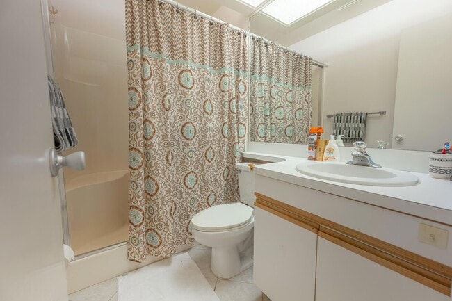 Building Photo - 33 Lake Vista Trail