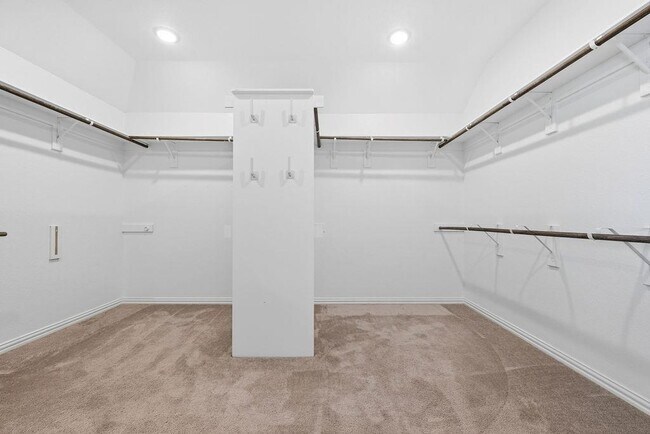 Building Photo - 1005 Ridge Runner Dr