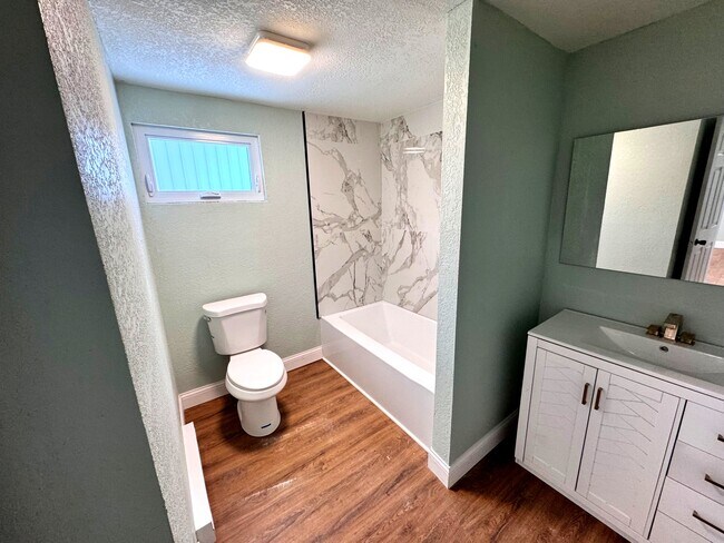 Building Photo - 800 S Westland Dr