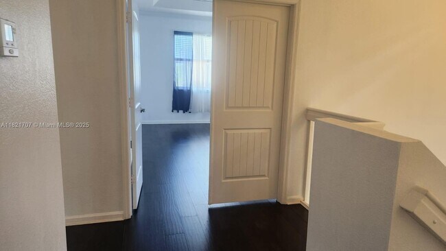 Building Photo - 25309 SW 118 Ct