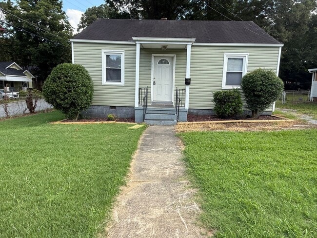 Building Photo - ***MOVE IN SPECIAL***