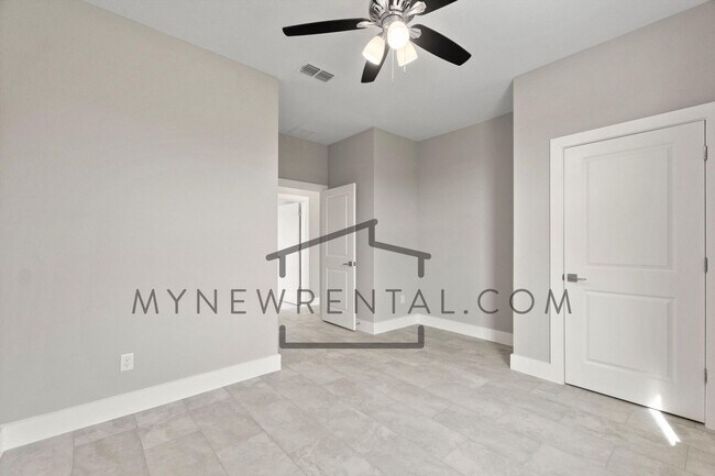 Building Photo - Deposit-Free! Modern, energy efficient hom...