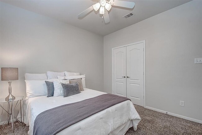 Building Photo - 23815 S Newport Bend