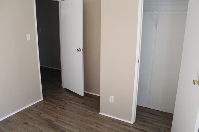 Building Photo - 4797 Briar Ct