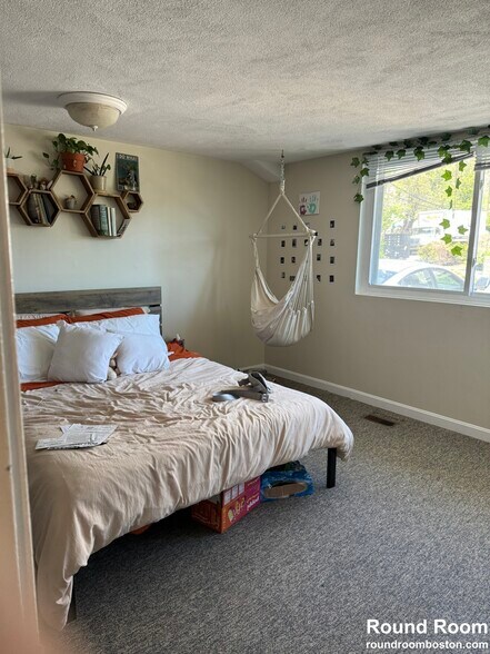 Building Photo - 137 Glenville Ave