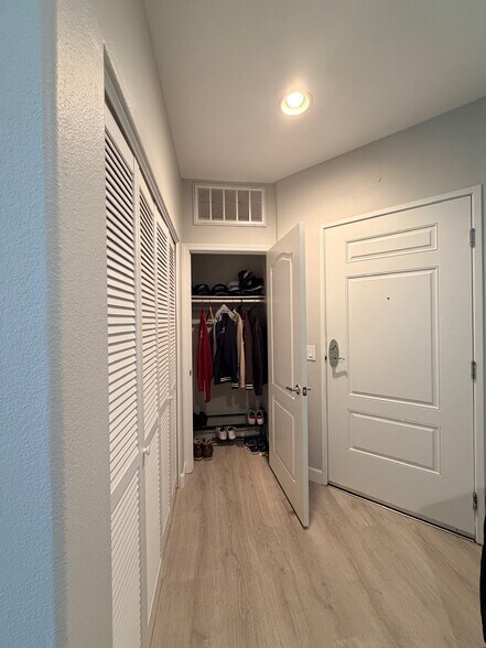 Front Door and Closet - 3950 Ohio St