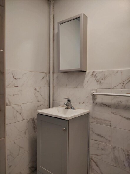 Building Photo - 556 W 161st St