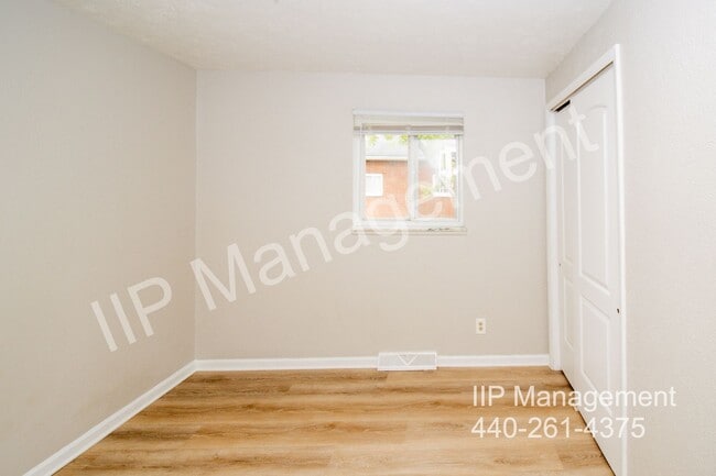 Building Photo - 23984 Banbury Cir