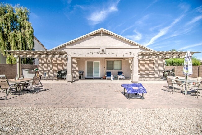 Building Photo - 43205 Roth Rd