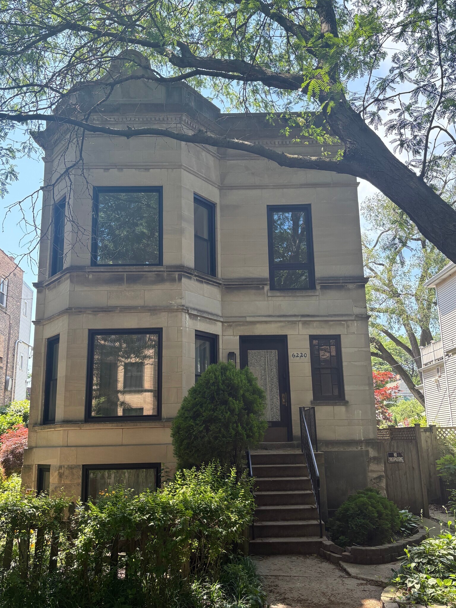 Building Photo - 6220 N Magnolia Ave