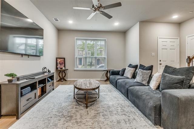 Building Photo - 3013 Willow Wood Ct