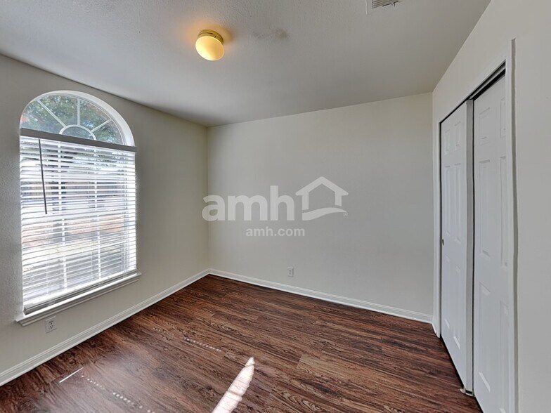 Building Photo - 386 Stennis