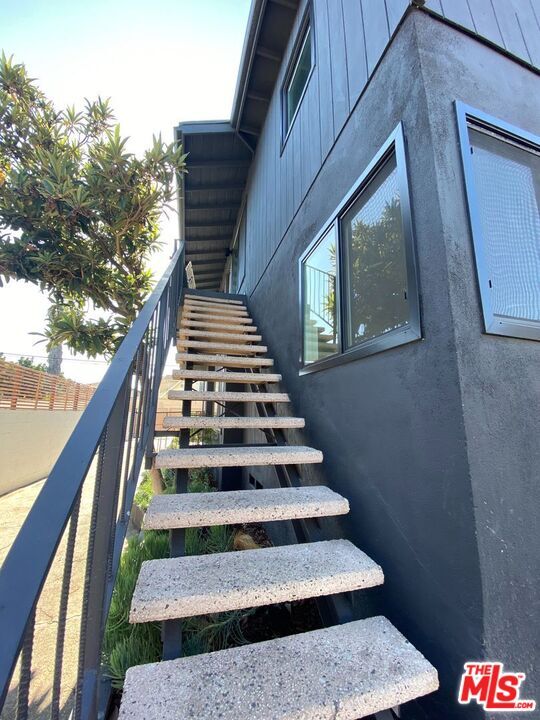 Building Photo - 1129 N Westmoreland Ave