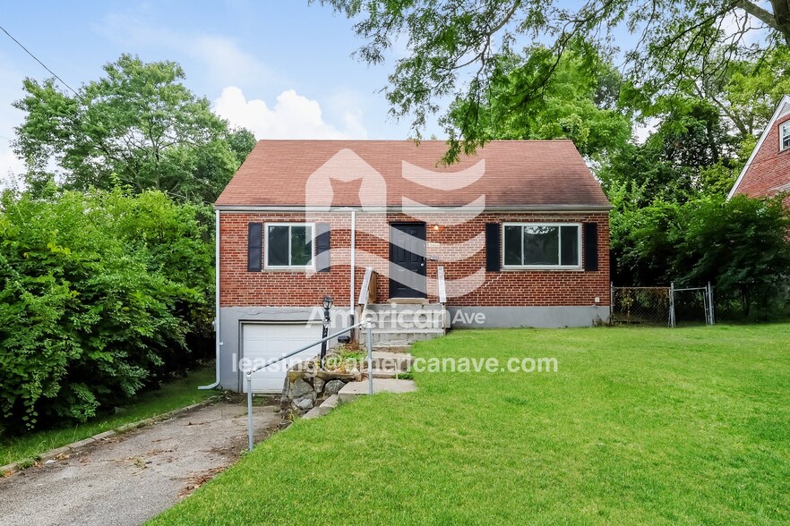 Primary Photo - 3464 Robinet Dr