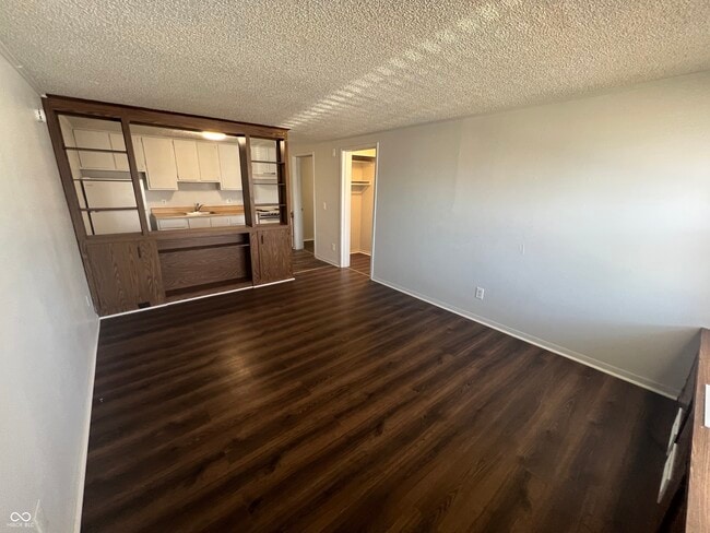 Building Photo - 2000 Indianapolis Rd