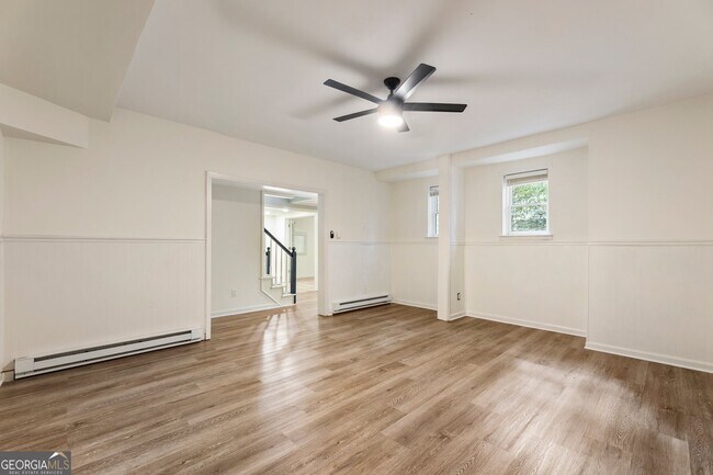 Building Photo - 330 Summerlin Dr