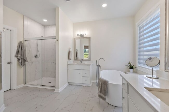 Building Photo - 415 Enclave Ct