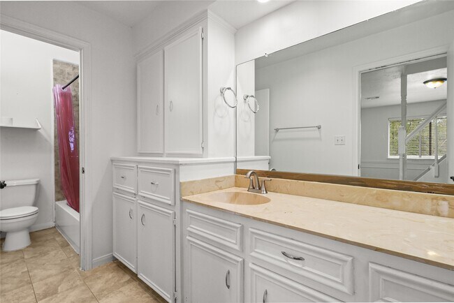 Building Photo - 13206 Chriswood Dr