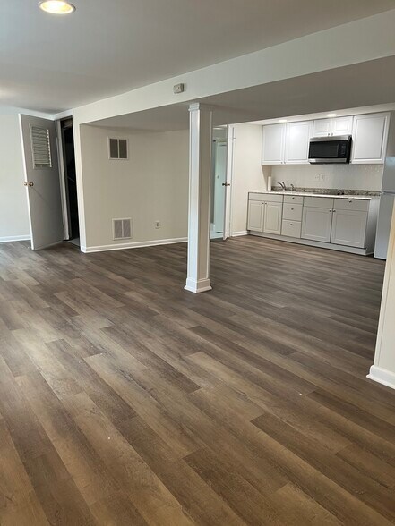 Building Photo - 7441 Convair Dr