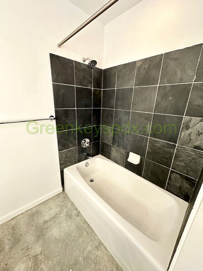 Building Photo - Studio Condo Available in the Pearl's Stre...