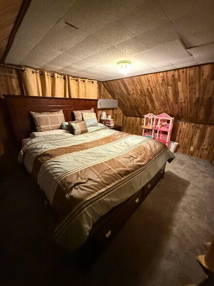 Building Photo - 65 Venus Dr