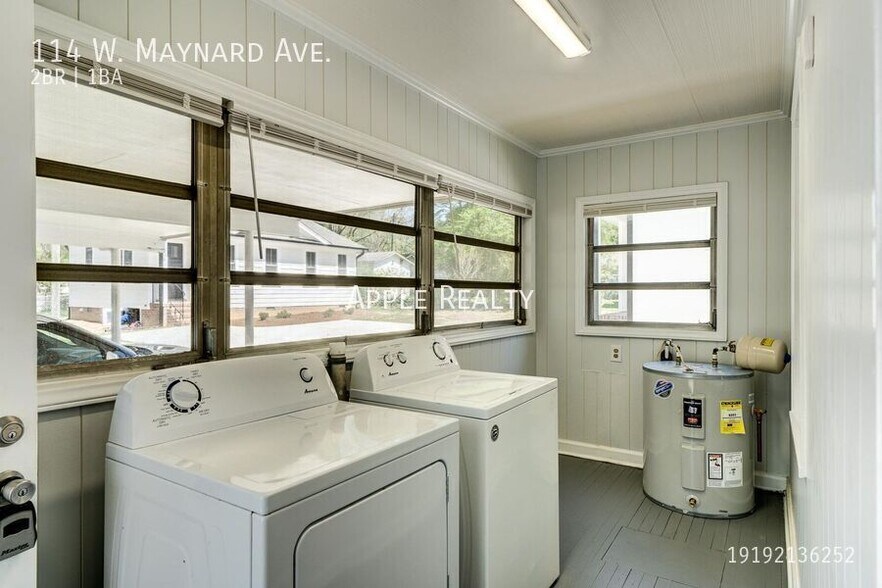 Building Photo - 114 W Maynard Ave