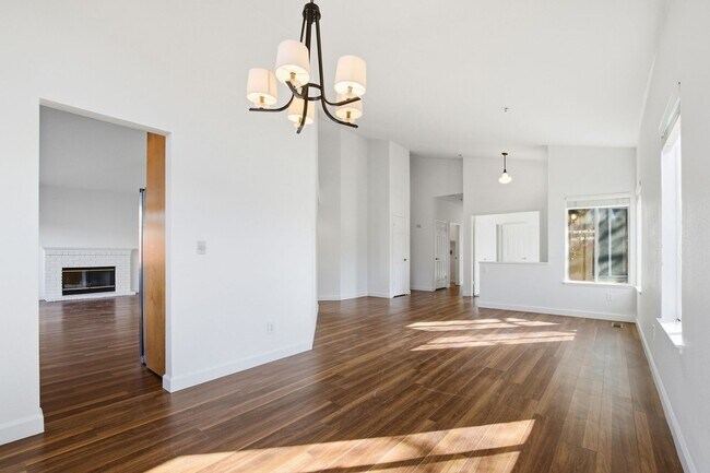 Building Photo - Desirable North Napa 3 Bed Single-Family Home