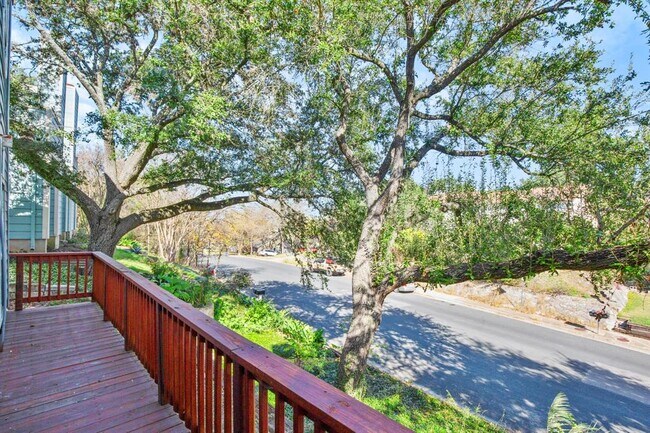 Building Photo - 6726 Lancret Hill Dr