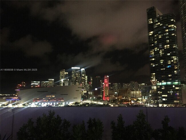 Building Photo - 888 Biscayne Blvd