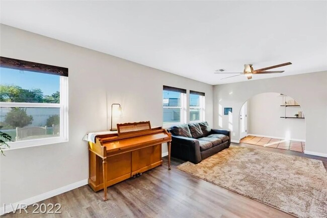 Building Photo - COMING SOON: Single Story 5 Bd, 4 Bth, Inc...