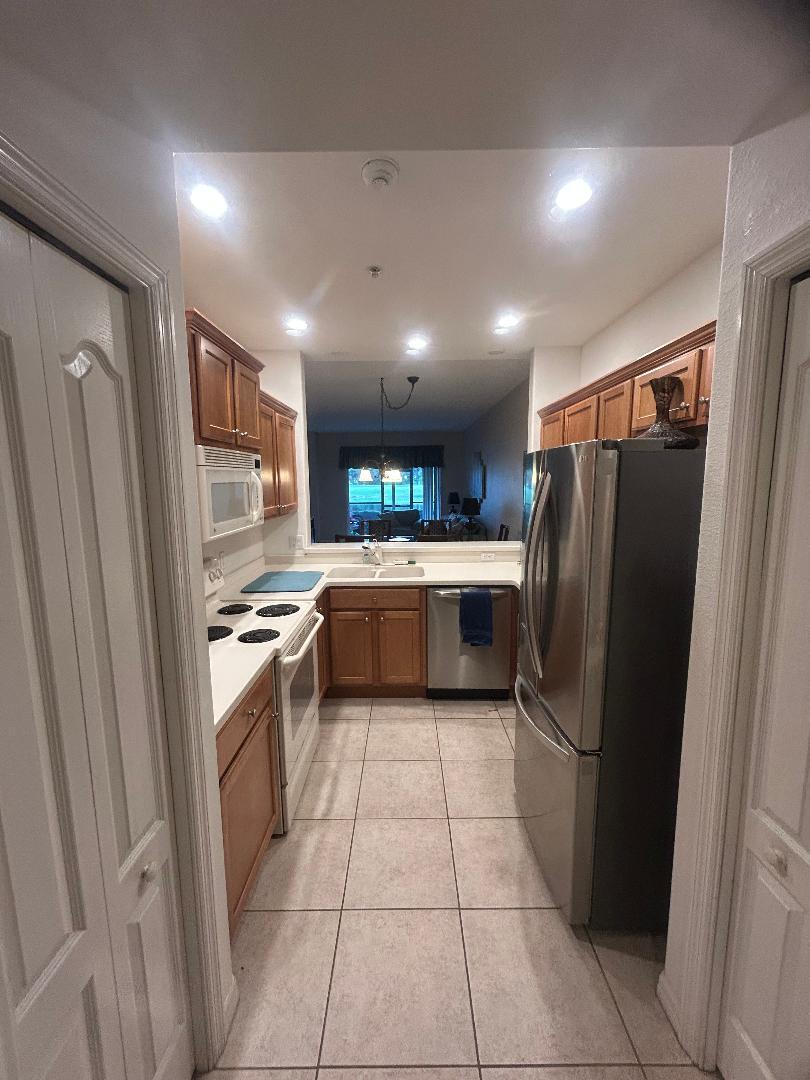 Building Photo - 1003 Fairwaycove Ln
