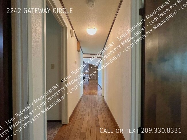 Building Photo - 2242 Gateway Cir