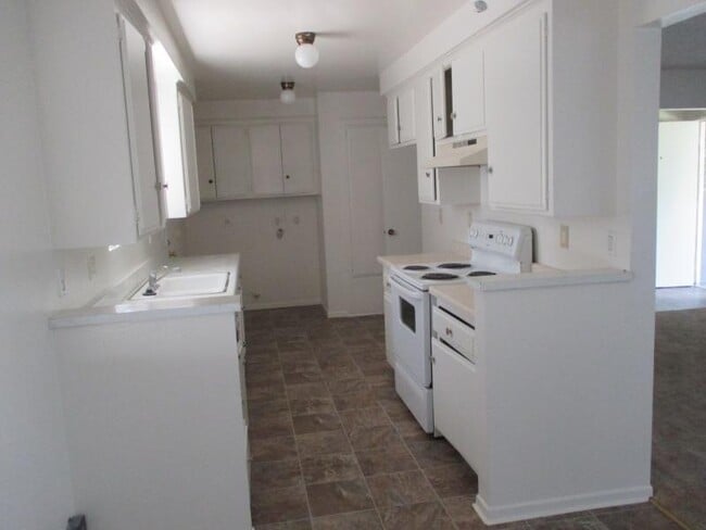 Building Photo - 41637 Marine Dr