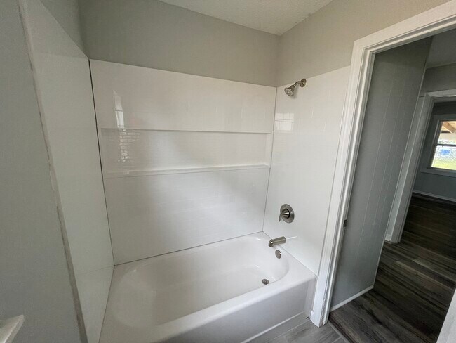 Building Photo - 623 5th Ave S