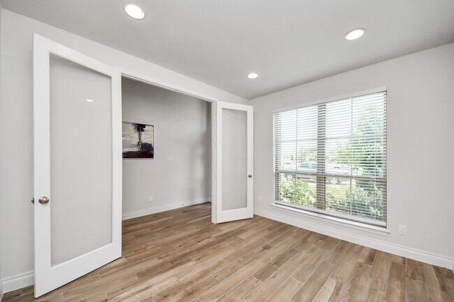 Building Photo - 4218 Bald Cypress Ct
