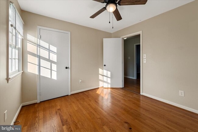 Building Photo - 641 W Country Club Dr