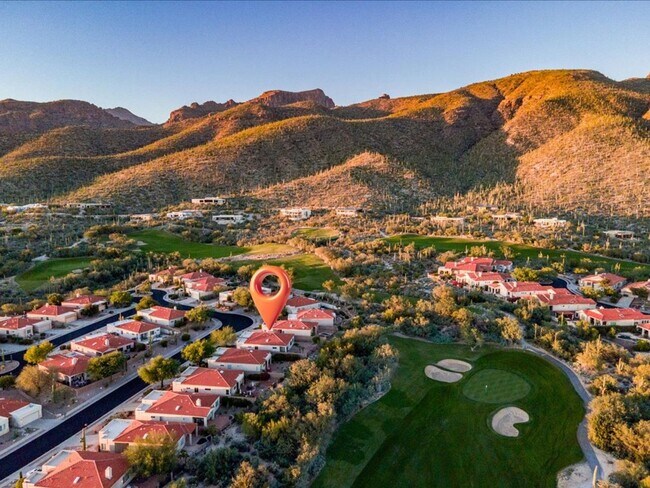 Building Photo - 3 Bedroom 2 Bathroom + Den   Gated Communi...