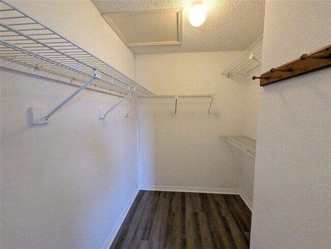 Building Photo - 11322 Torrey Pines Dr