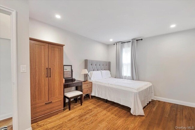 Building Photo - 75 Oakland Ave