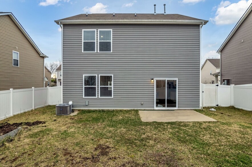 Building Photo - 1020 Baltusrol Ln