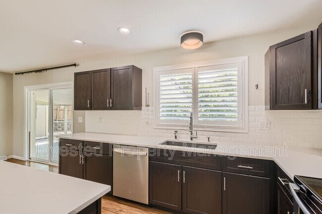 Building Photo - 5007 S Mabre Ct