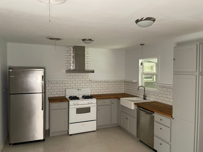 Building Photo - TECH TERRACE AREA - 3BED/3BATH NOW PRELEASING - AVAILABLE LATE JULY