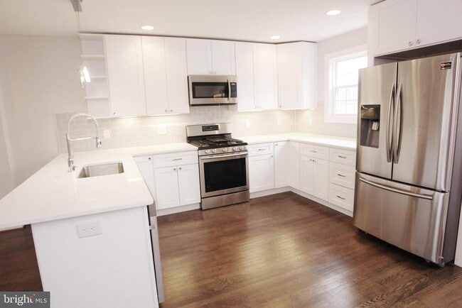 Building Photo - 12307 Chesterton Dr