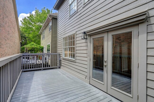 Building Photo - 3715 Graustark St