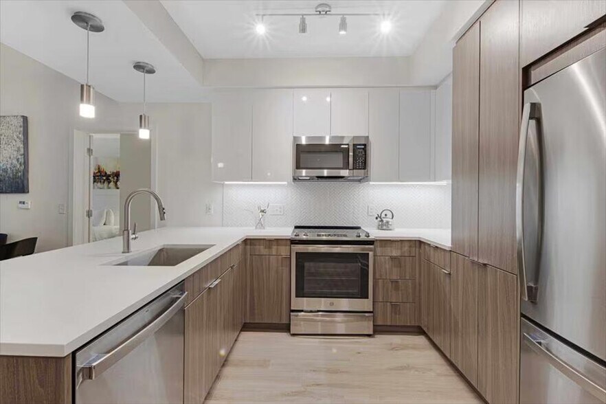 Building Photo - 1051 First St NE