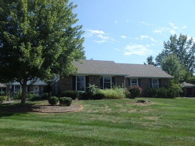 Building Photo - 1510 Woodrail Ave