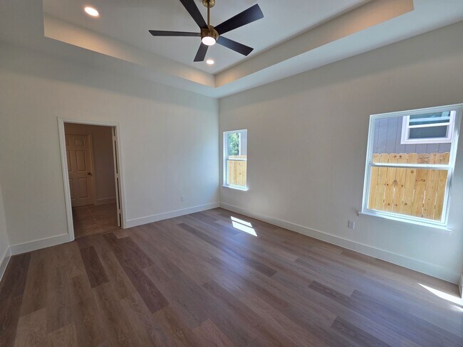 Building Photo - 16276 Jeet St