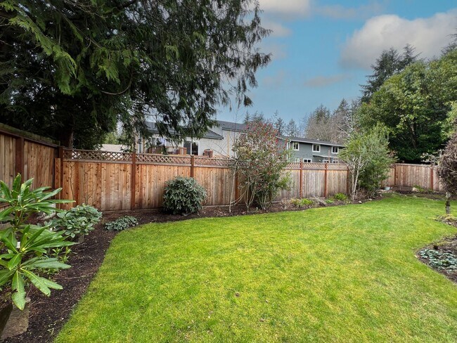Building Photo - Gorgeous 3 Bedroom 2 Bath Home in Desirable Fairwood, Renton