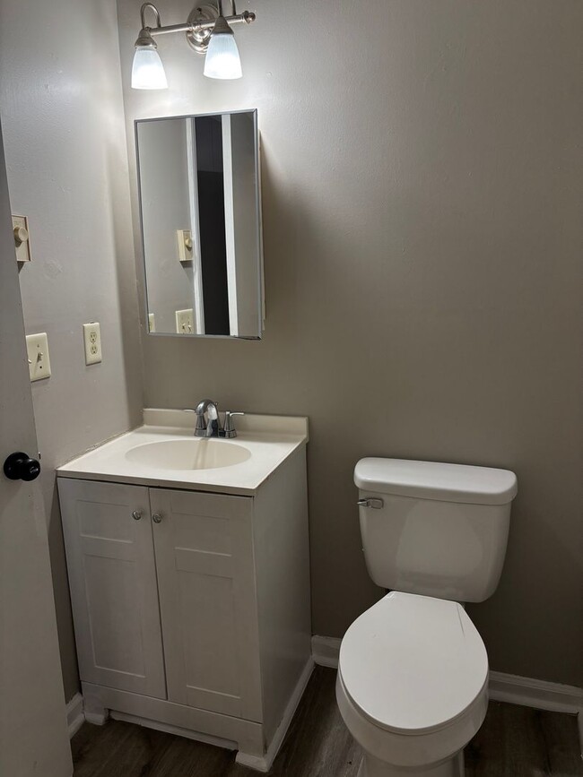 Building Photo - 829